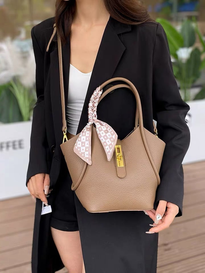 Shoulder Bag - Brown - Soft Leather