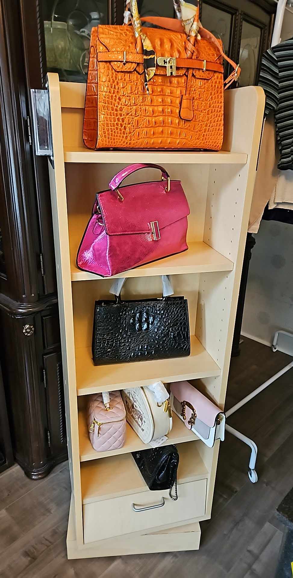 Fragrance Bag - Pink Handheld Chain Box